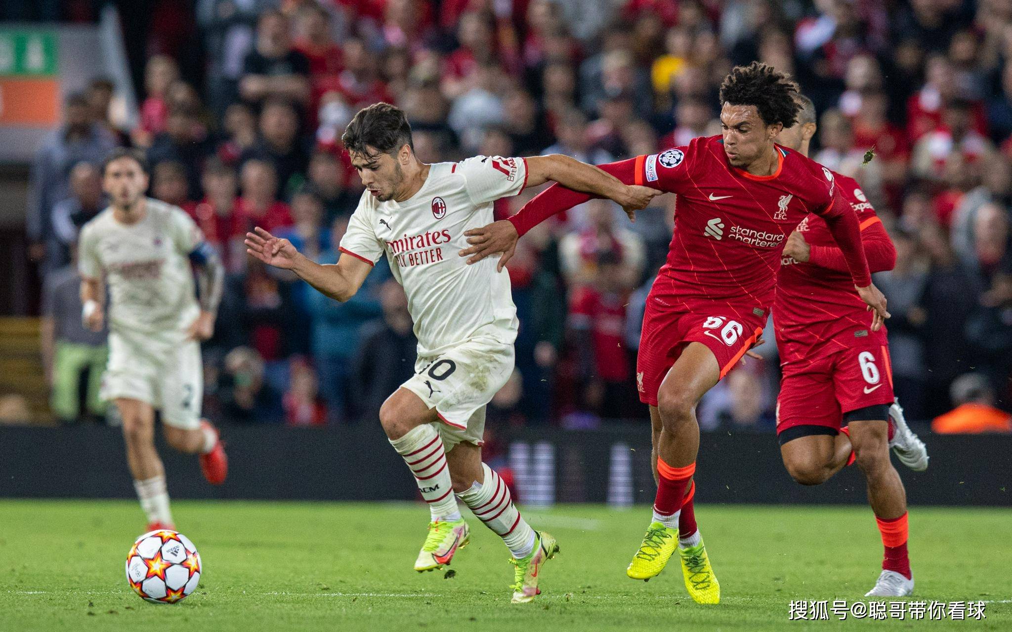 九游-集结日意甲焦点战，新疆广汇外线爆发，质疑声仍在，更衣室氛围转暖(泽连斯基回应美要求偿还5000亿)