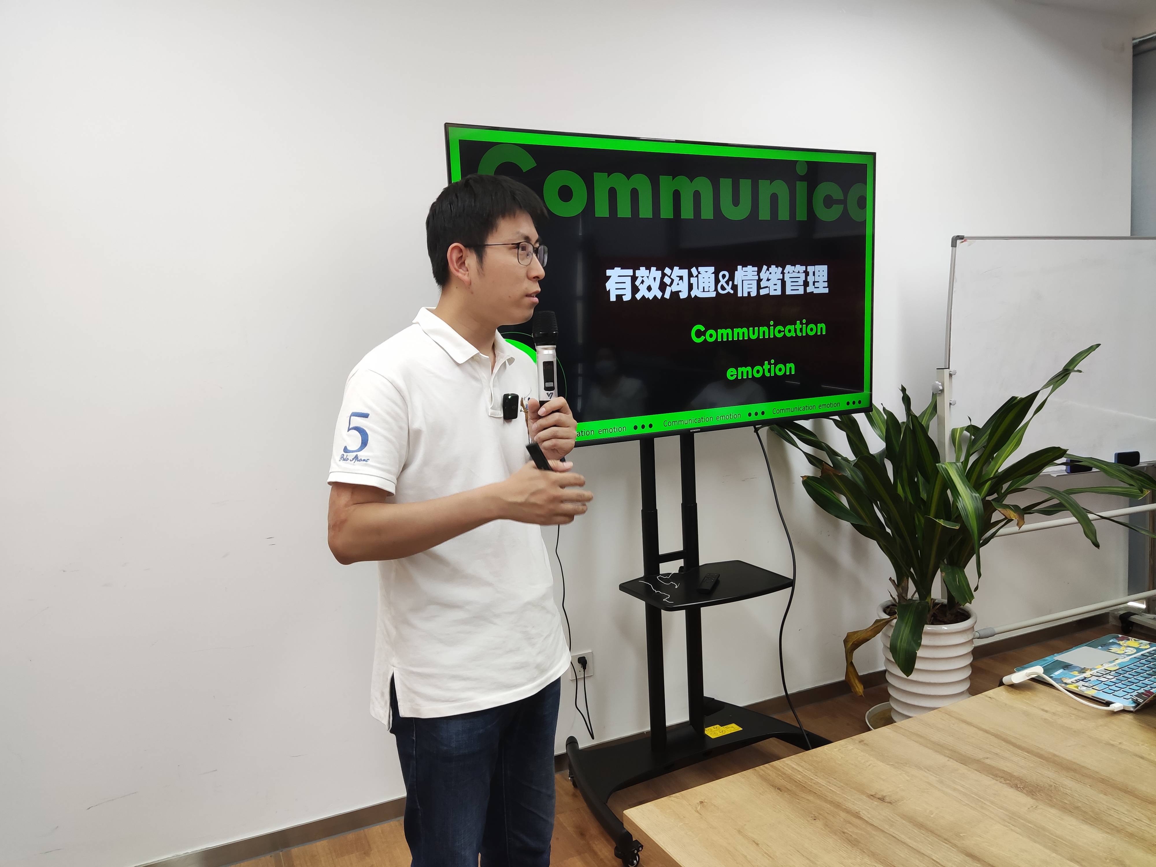 九游娱乐- 意甲赛程吃紧，上海久事窗口期内部沟通，引发热议，团队化学反应显著