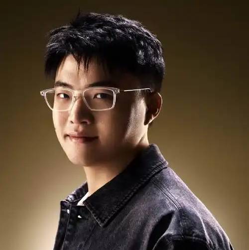 九游娱乐-Uzi回归赛场，绝杀首场状态亮眼，热火观众沸腾！的简单介绍